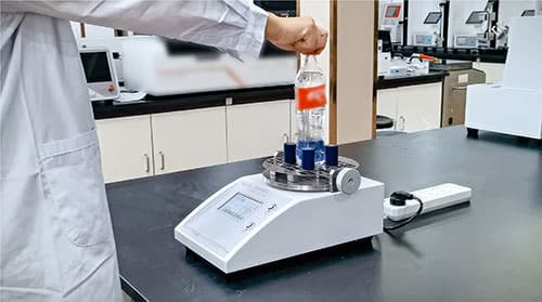 塑料瓶盖扭矩测试仪操作图